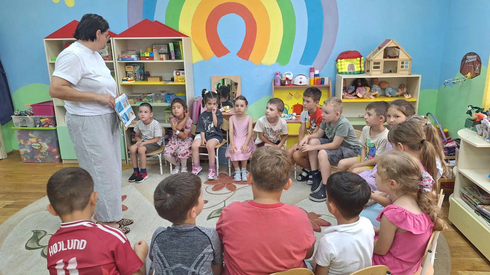 🐋🐬 Сегодня в саду — Всемирный день китов и дельфинов! Ребята подготовительной группы не только всп