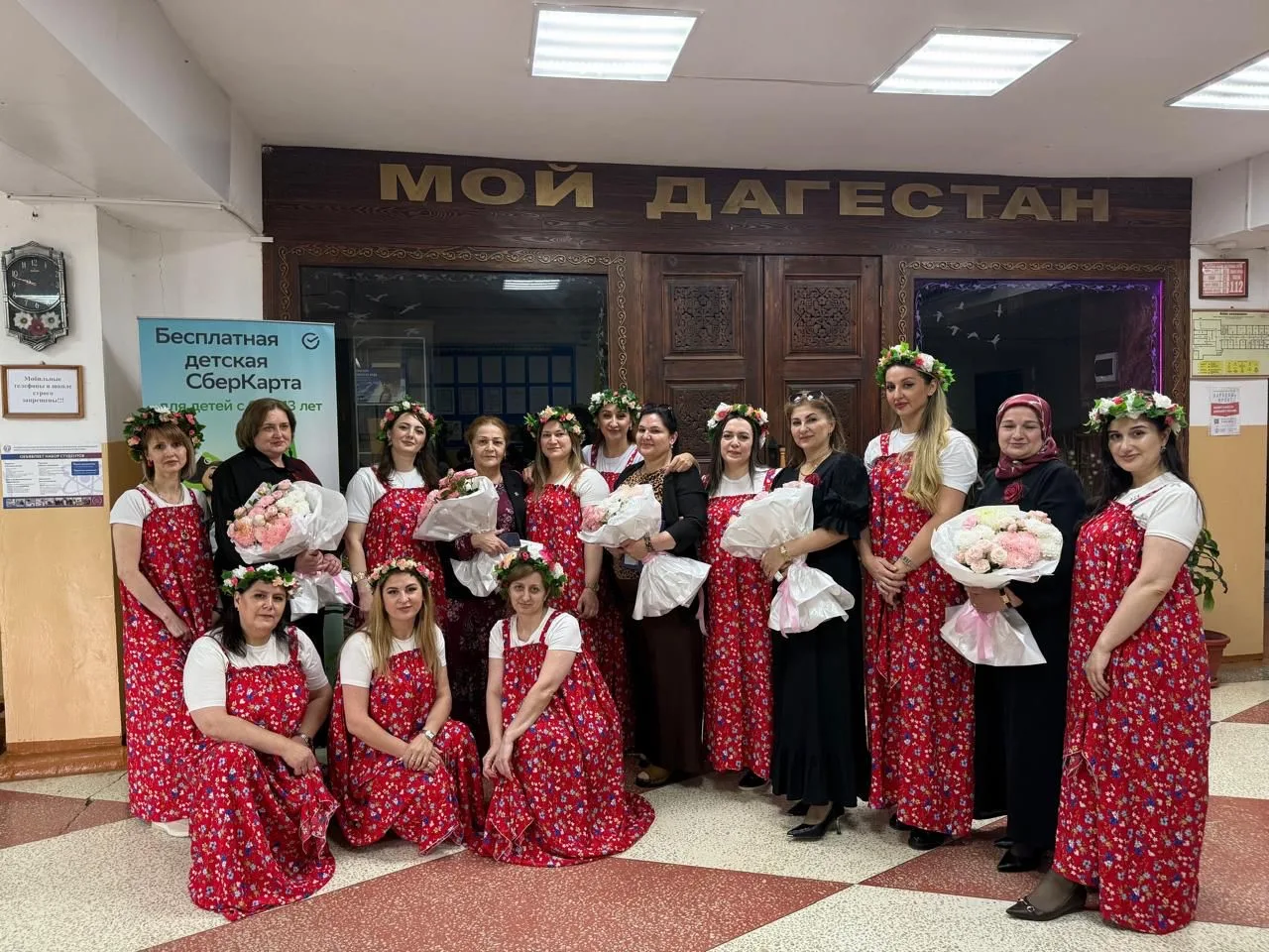 ✨Сегодня школа имени Расула Гамзатова звучала иначе. Громче, чем обычно. Нежнее, чем всегда.  Мы про
