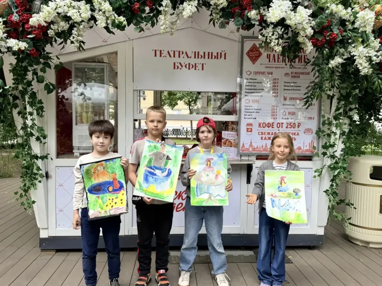 🖼️ День живописи в летних театральных мастерских: творчество, традиции и вдохновение!

🖌️ Сегодня 