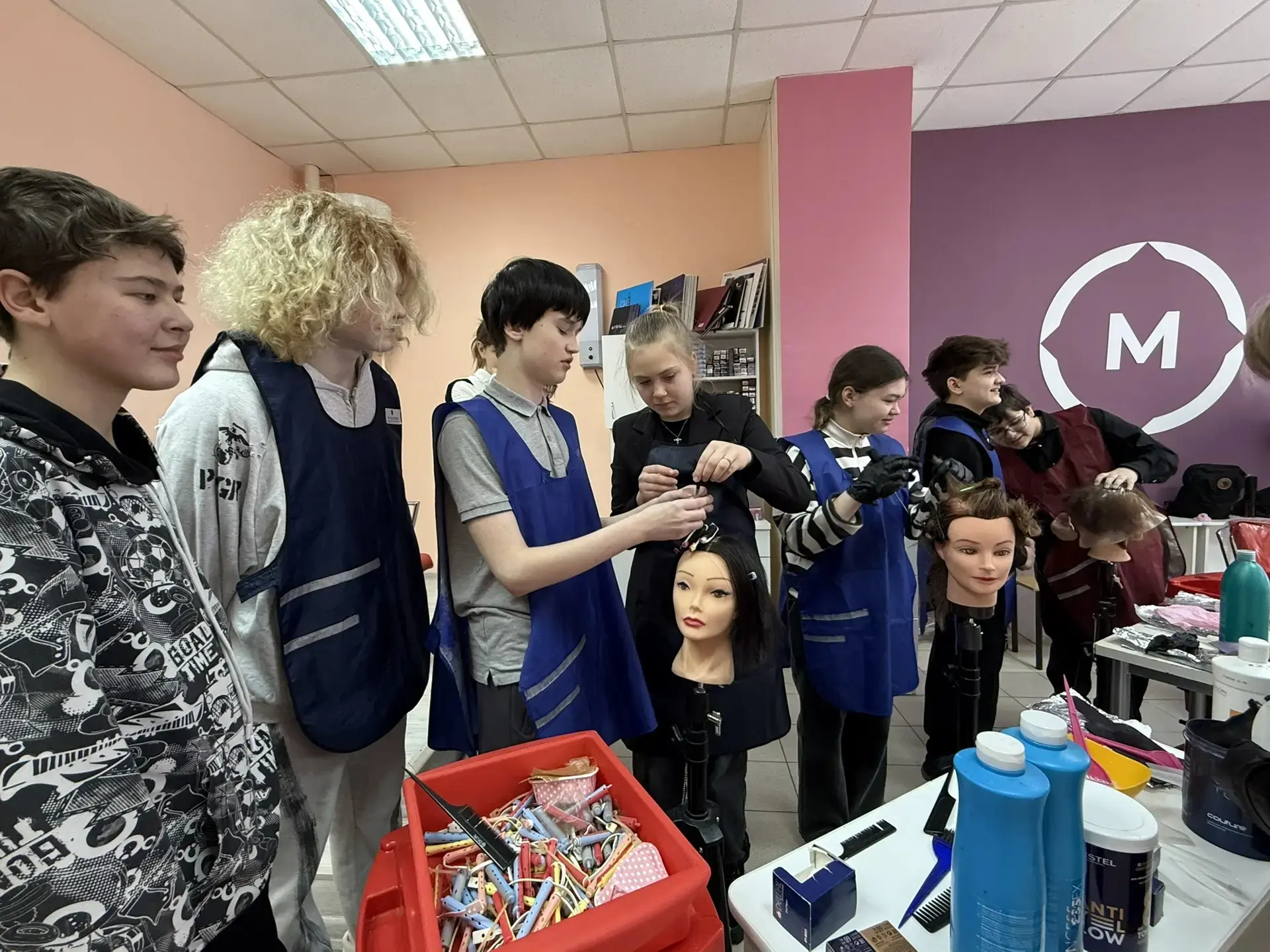 Восьмиклассники Лицея 16 приняли участие в Мастер-классе по профессии «Технология индустрии красоты.