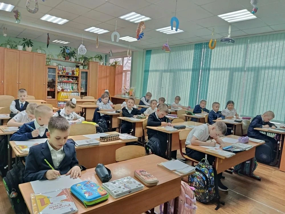 👫 День братьев и сестёр — ❤️праздник самых родных душ!  💙💜Братья и сёстры — это не просто родственни