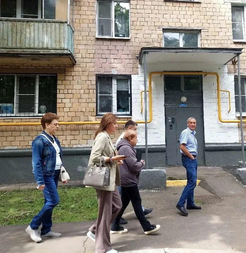 📍ОБХОД ТЕРРИТОРИИ
Сегодня исполняющий обязанности главы управы района Нагатинский затон Наталия Нач
