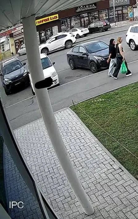 Здравствуйте, 14.09 в 16.31 вечера на парковке по улице Пионерская 403а девушка выезжая...