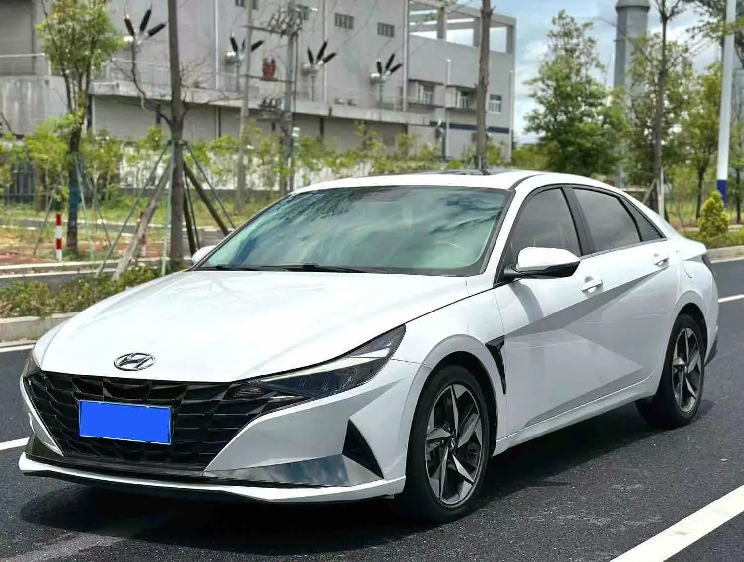 Hyundai Elantra GLX
1,5 л 115 л.с., CVT, 2WD
Год выпуска: 2021
Пробег: 50 т.км.
Хорошее состояние, о