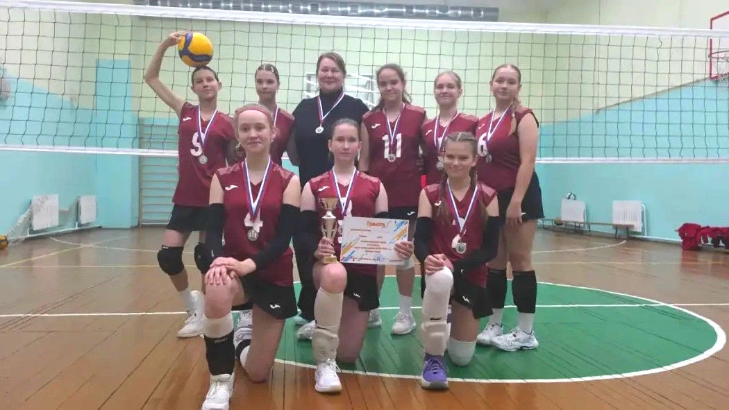 Серебряный старт сезона волейболисток ФСК СТЗ