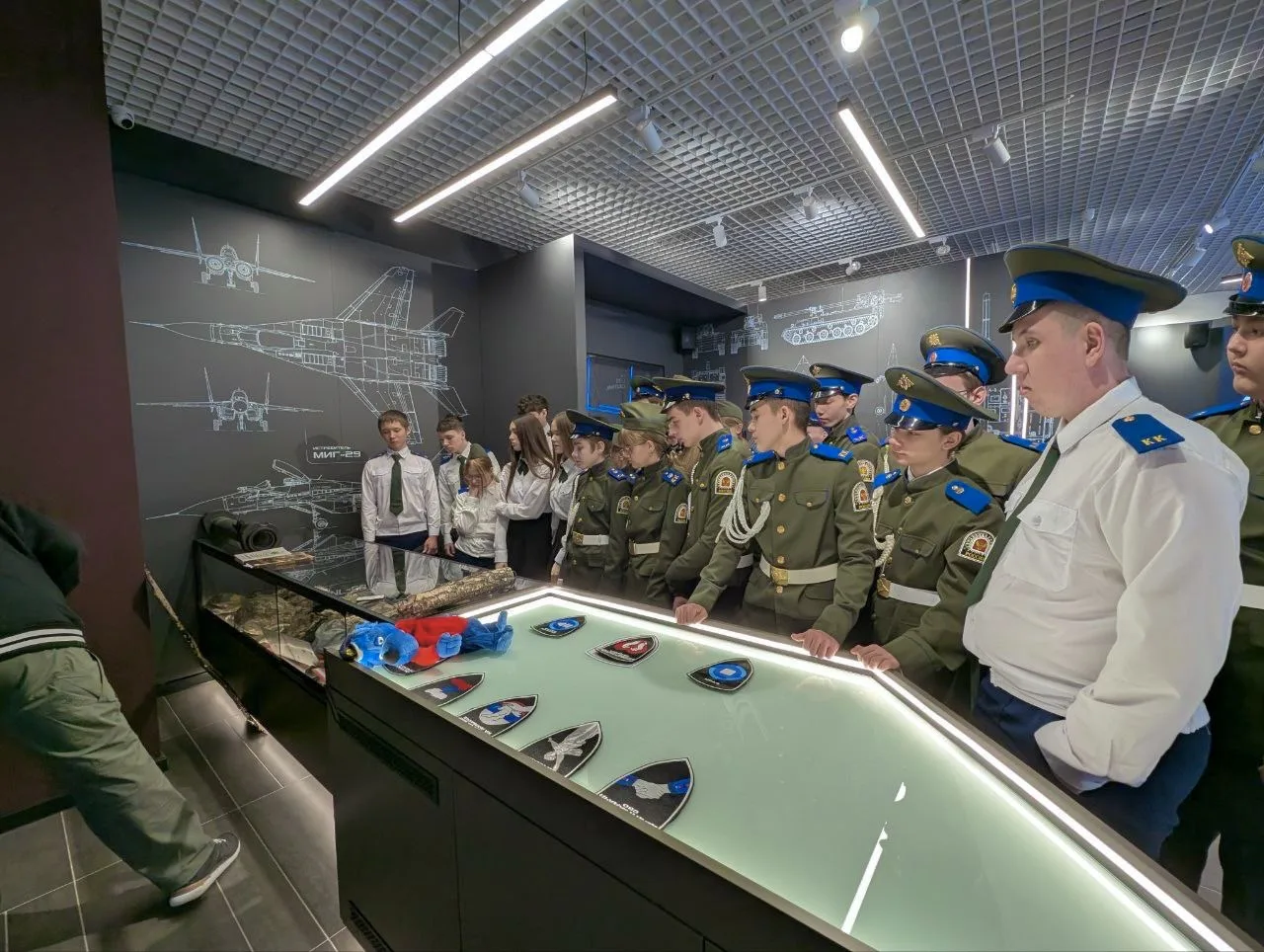 🇷🇺23 февраля — День защитника Отечества🇷🇺 Этот праздник — дань уважения всем, кто стоит на страже на