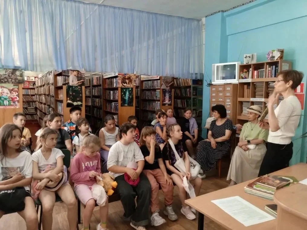 Страна сказок — самая удивительная и прекрасная из всех на свете. Только здесь можно ув...