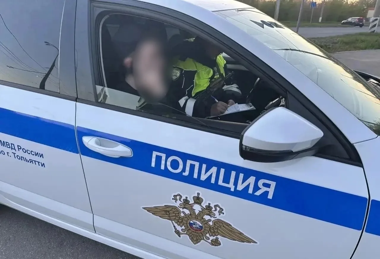 🚔 В Тольятти мужчина попытался скрыться от полицейских с наркотиками

Ночью во время патрулирования