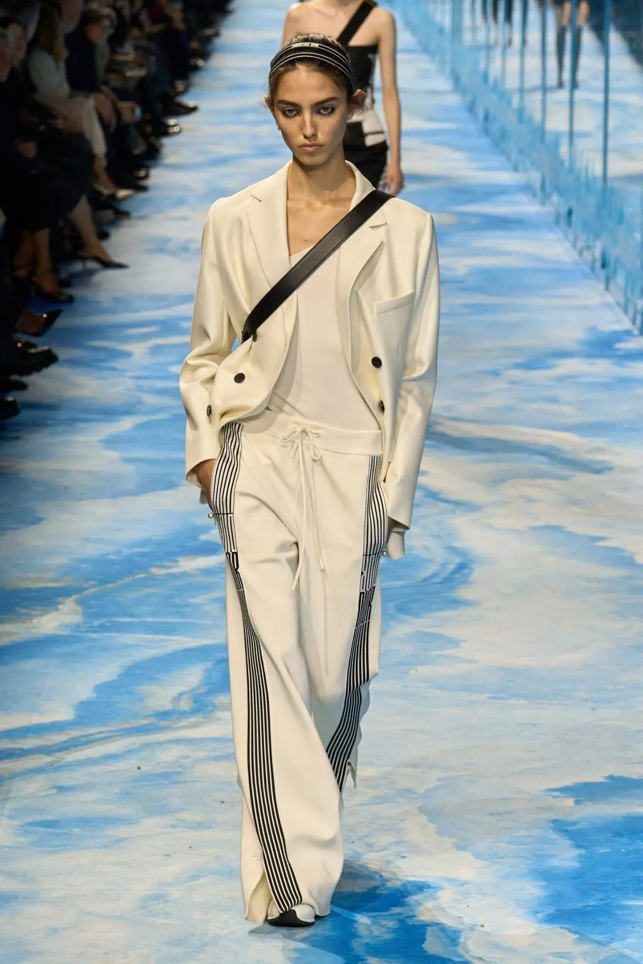 Высокая мода  Christian Dior, 2027.