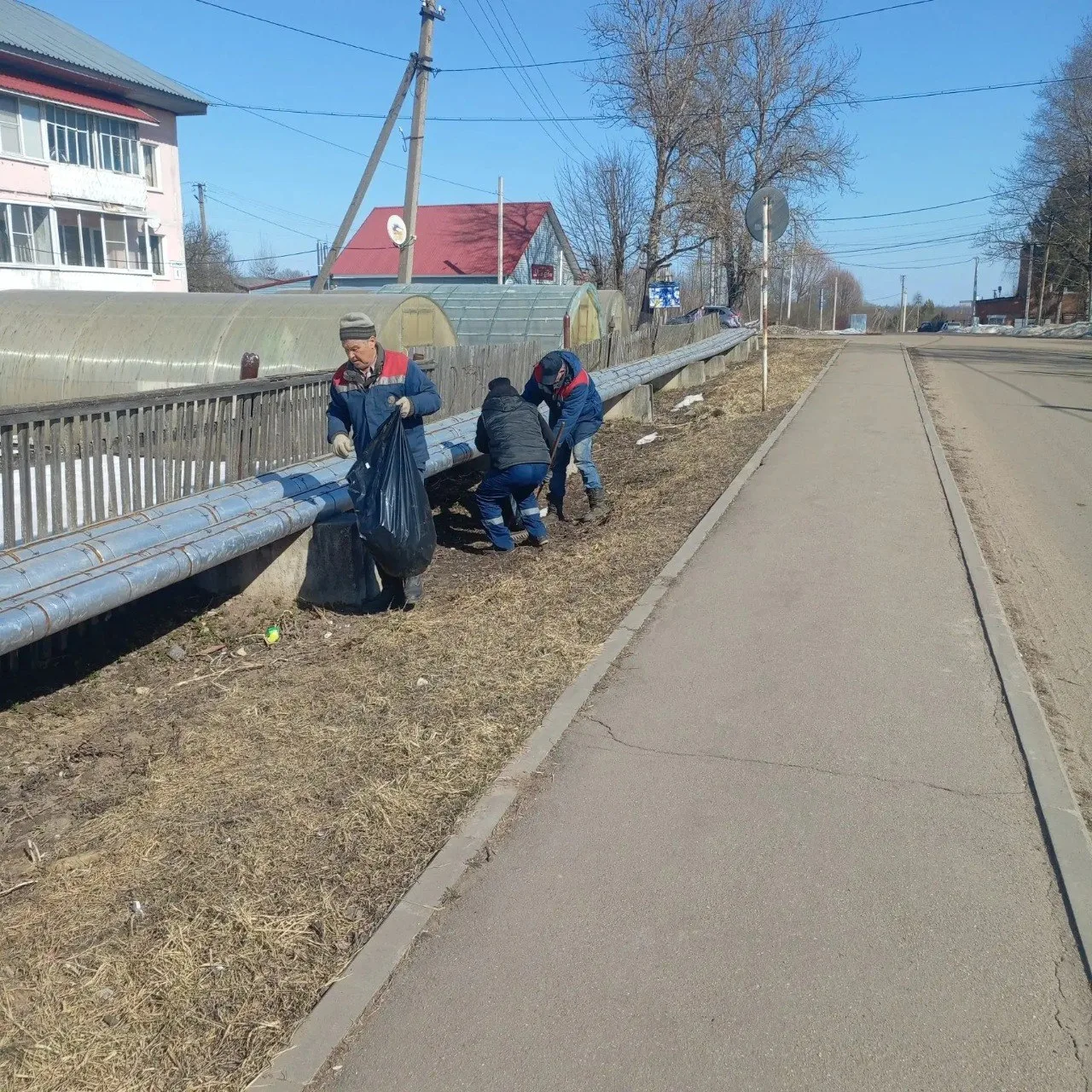 Продолжаем субботники в подразделениях предприятия. Вяземский филиал провел уборку терр...