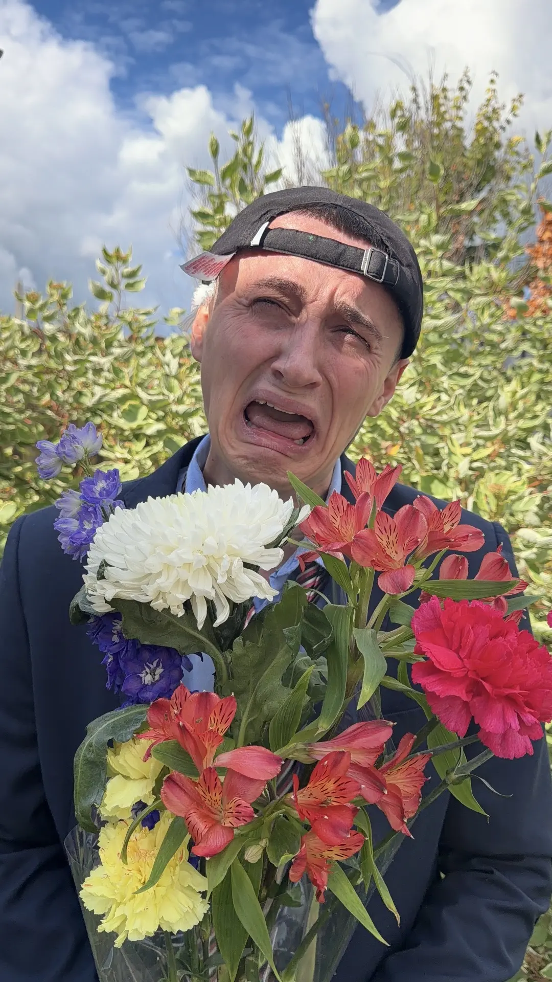 С ПРАЗДНИКОМ 💐