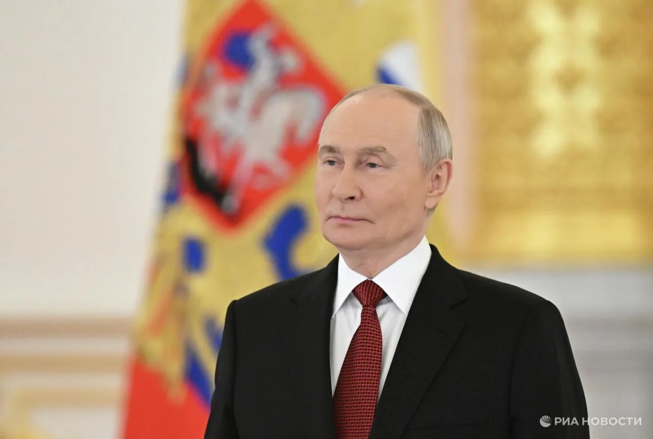 🪖"День России – это ваш день": Владимир Путин встретился с участниками СВО. 

Глава государства под