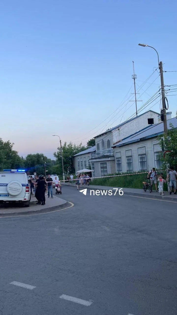 ❗️На Даманский остров стянулись спецслужбы

По словам очевидцев, территорию оцепили и никого не пуск