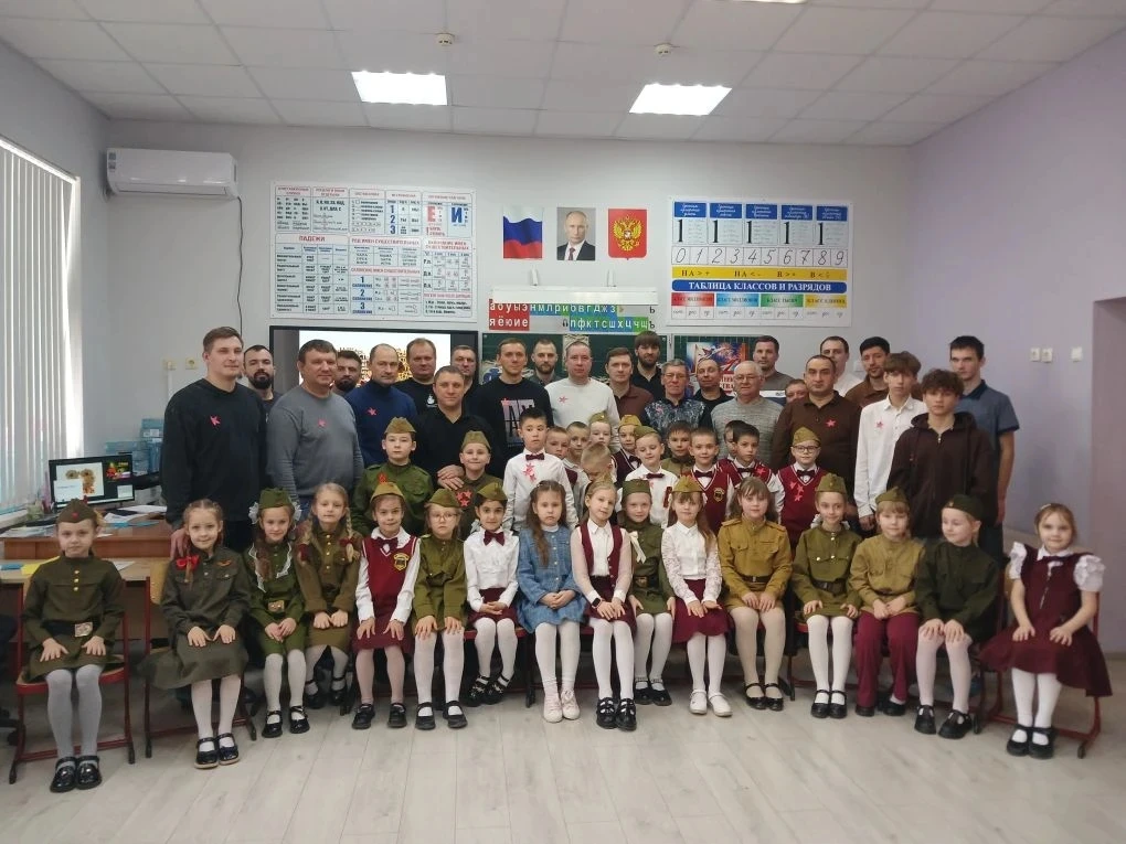 🎉В преддверии Дня защитника Отечества в 1Б классе прошел замечательный праздник, посвящённый этому д