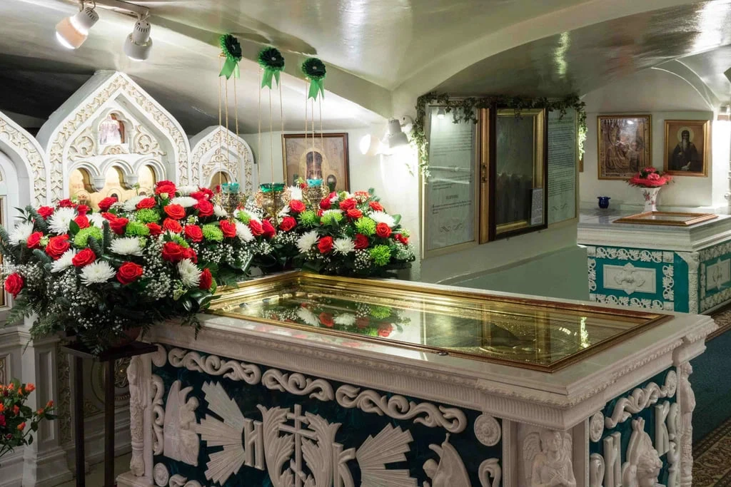 Патриарх Кирилл поклонился мощам Иоанна Кронштадтского в Санкт-Петербурге.

В день памяти праведного