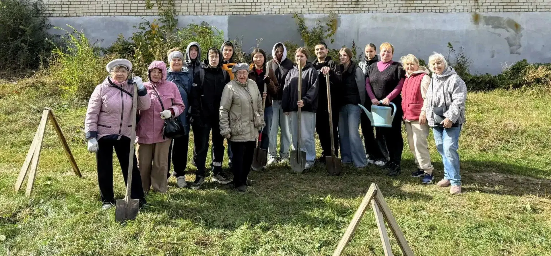 ⚡В рамках месячника по благоустройству прошел субботник на Новой аллее.