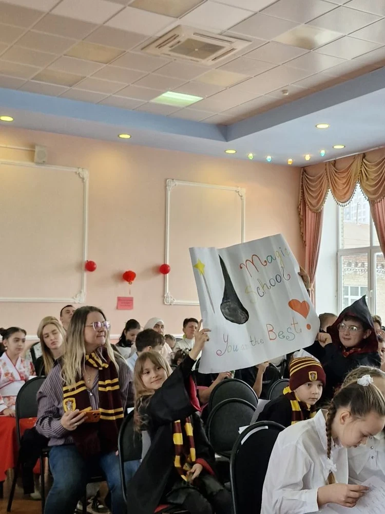 🐉 ВОСТОЧНАЯ СКАЗКА В СТЕНАХ НАШЕЙ ШКОЛЫ!  В эту субботу наша школа погрузилась в загадочную атмосфер