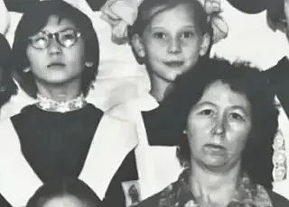 «Галина Романовна, спасибо вам за вашу необыкновенную доброту! Вы — мой первый учитель,...