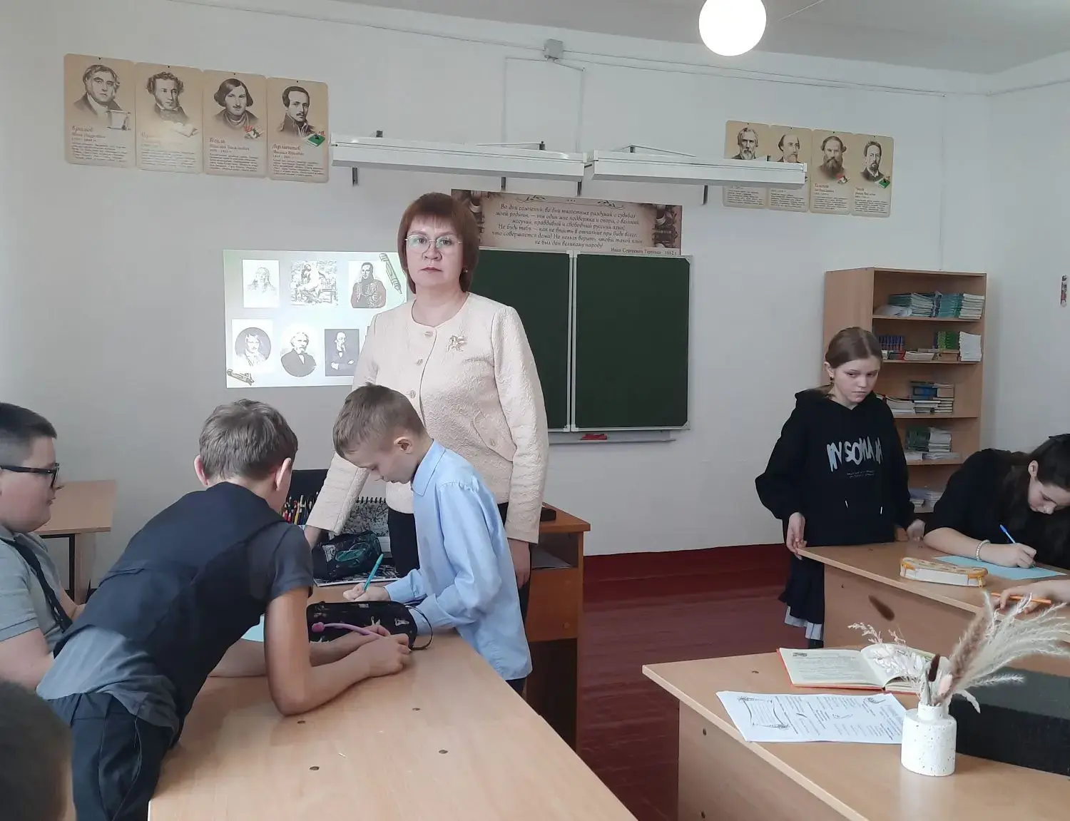 17 марта, в рамках предметной недели, учителя гуманитарного цикла посетили открытый уро...