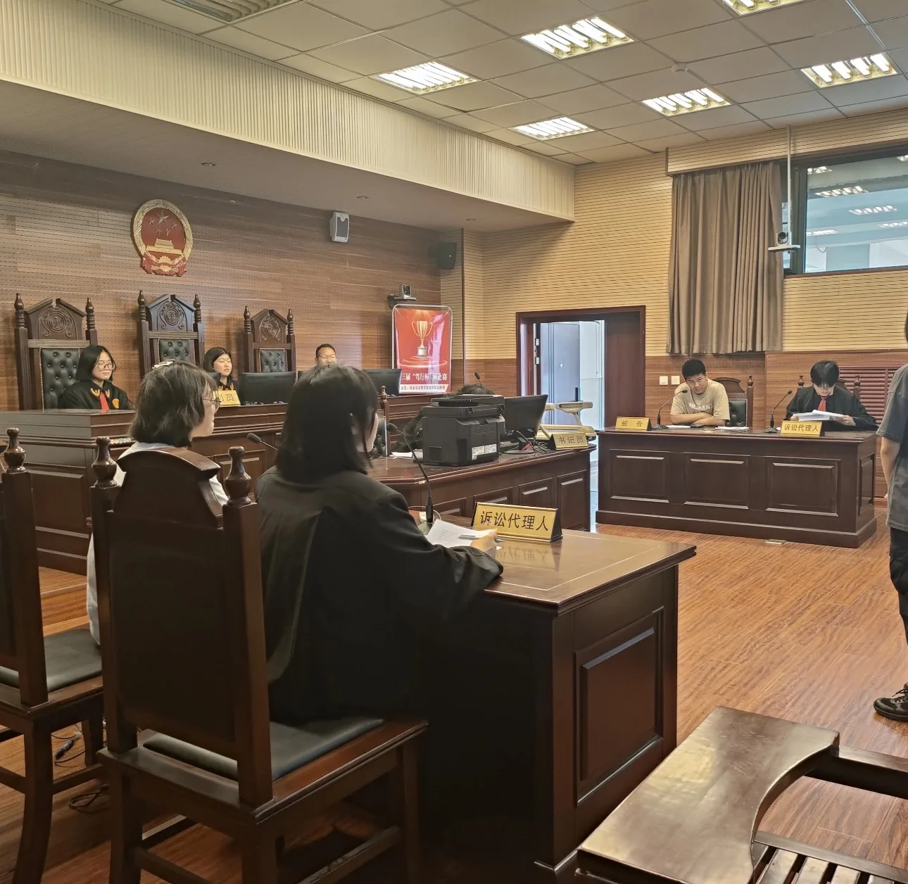Некоторые пары настолько увлеклись подобной схемой, что забывали заранее обсудить раздел имущества. 