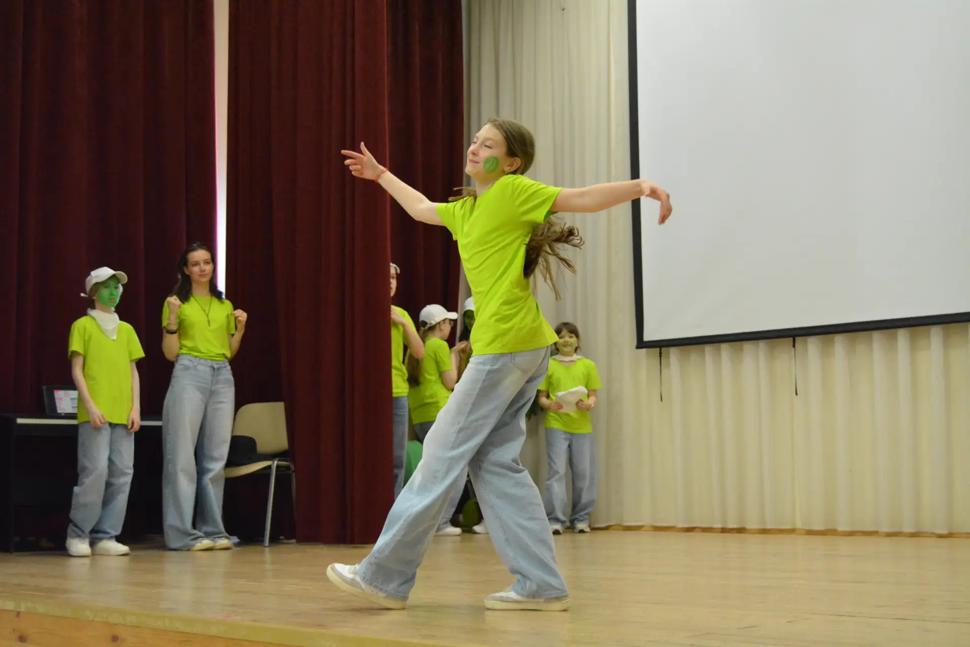 🔥 Смех, драйв и полный зал эмоций   🎭 Вчера наша команда КВН «Лайм» дала отчётное выступление в ШК2 