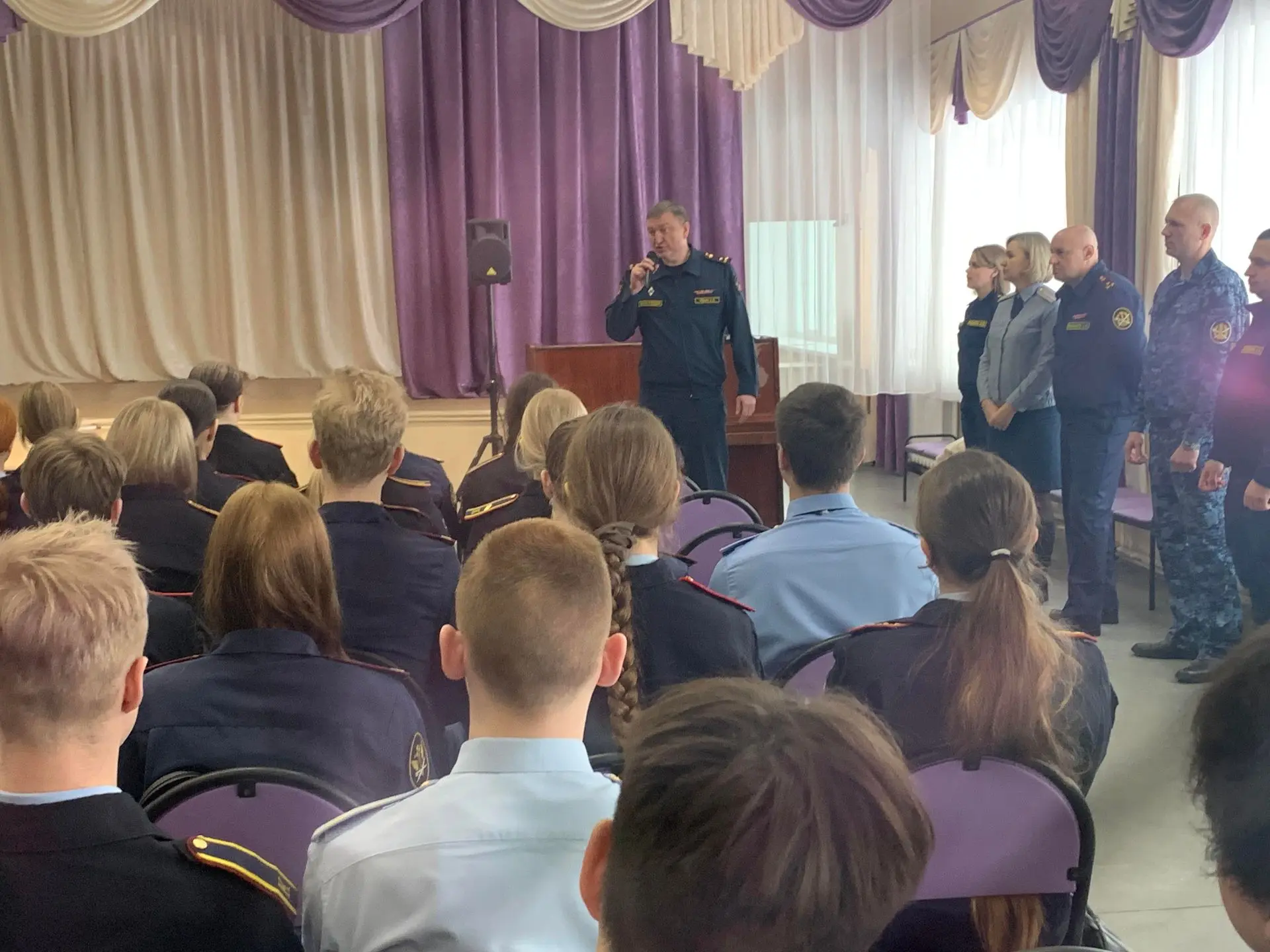 16 февраля учащиеся 10-11 классов нашей школы встретились с представителями Владимирского юридическо