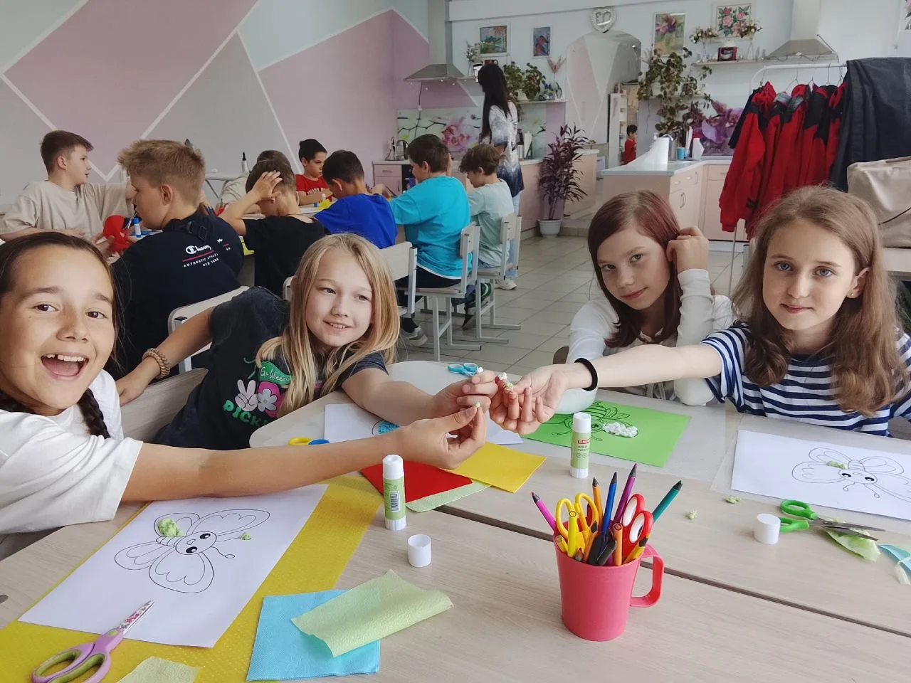 👫👫 Сегодня, в День защиты детей, распахнул двери школьный лагерь.