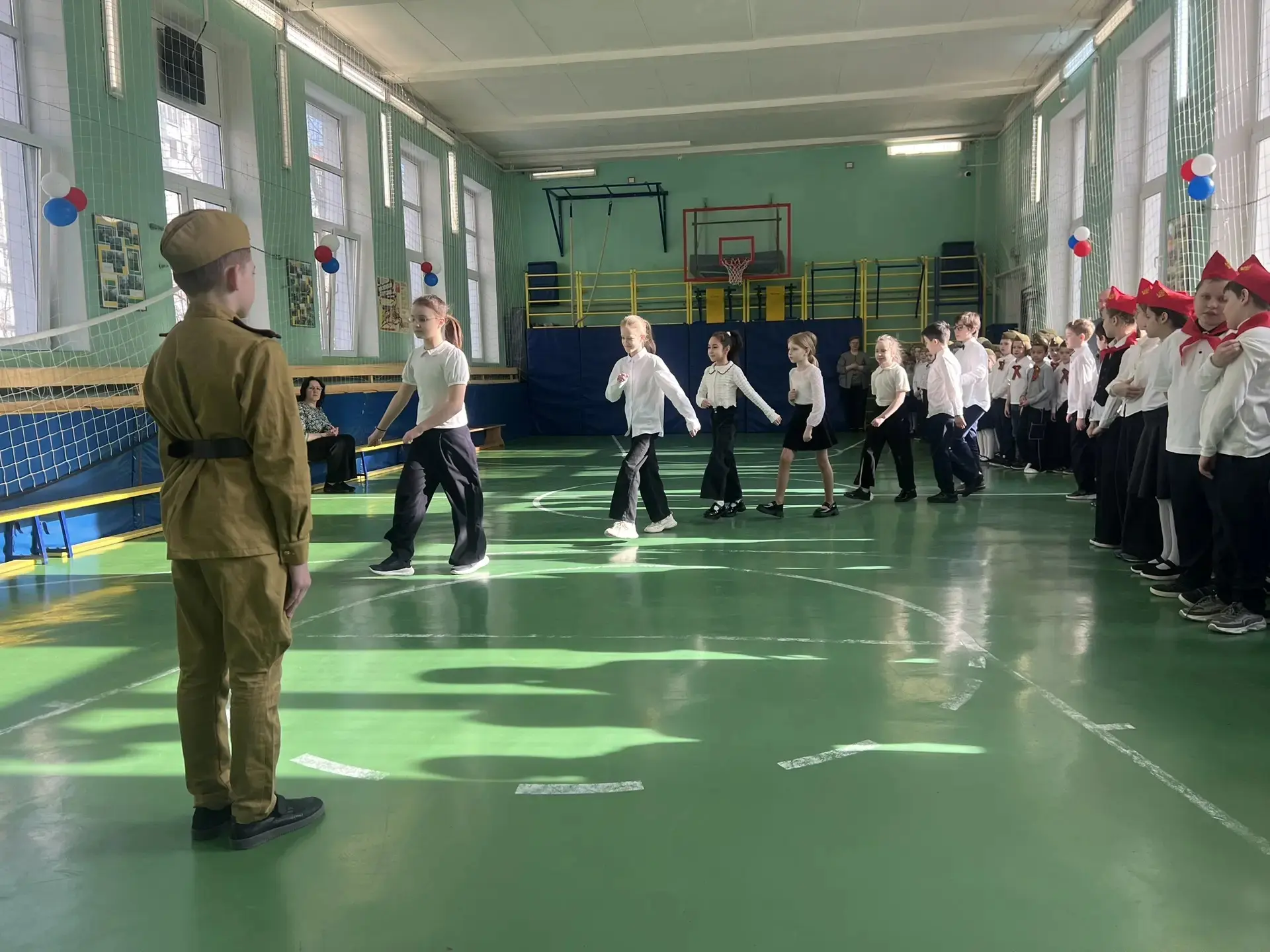 ⭐ Смотр строя и песни  📍 Ленинский проспект, 43А  ⚡ В нашей школе прошёл традиционный смотр строя и 
