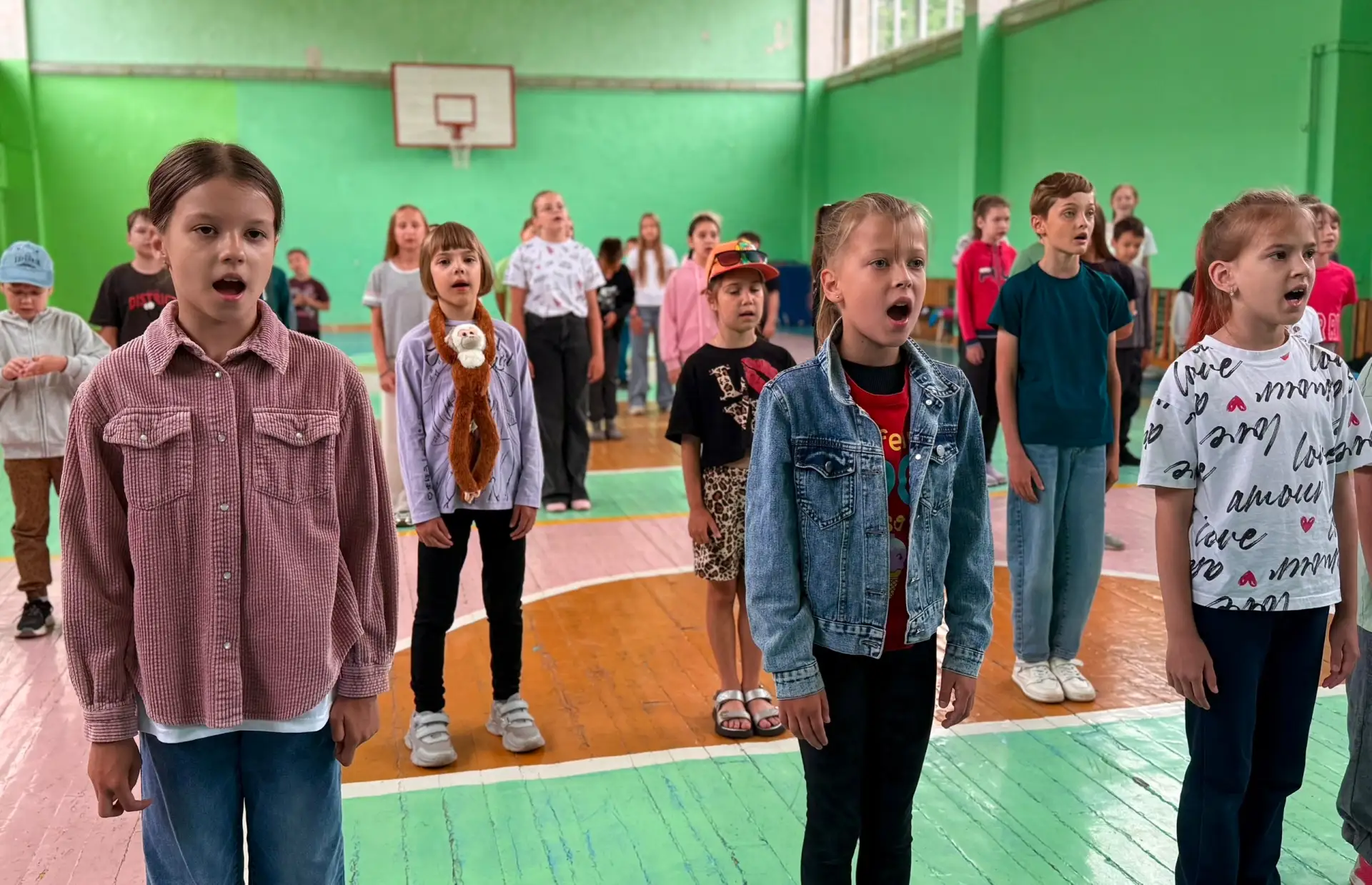 🌦️Утро в школьном лагере "Галактика. Счастливое Детство" началось с бодрящей зарядки и