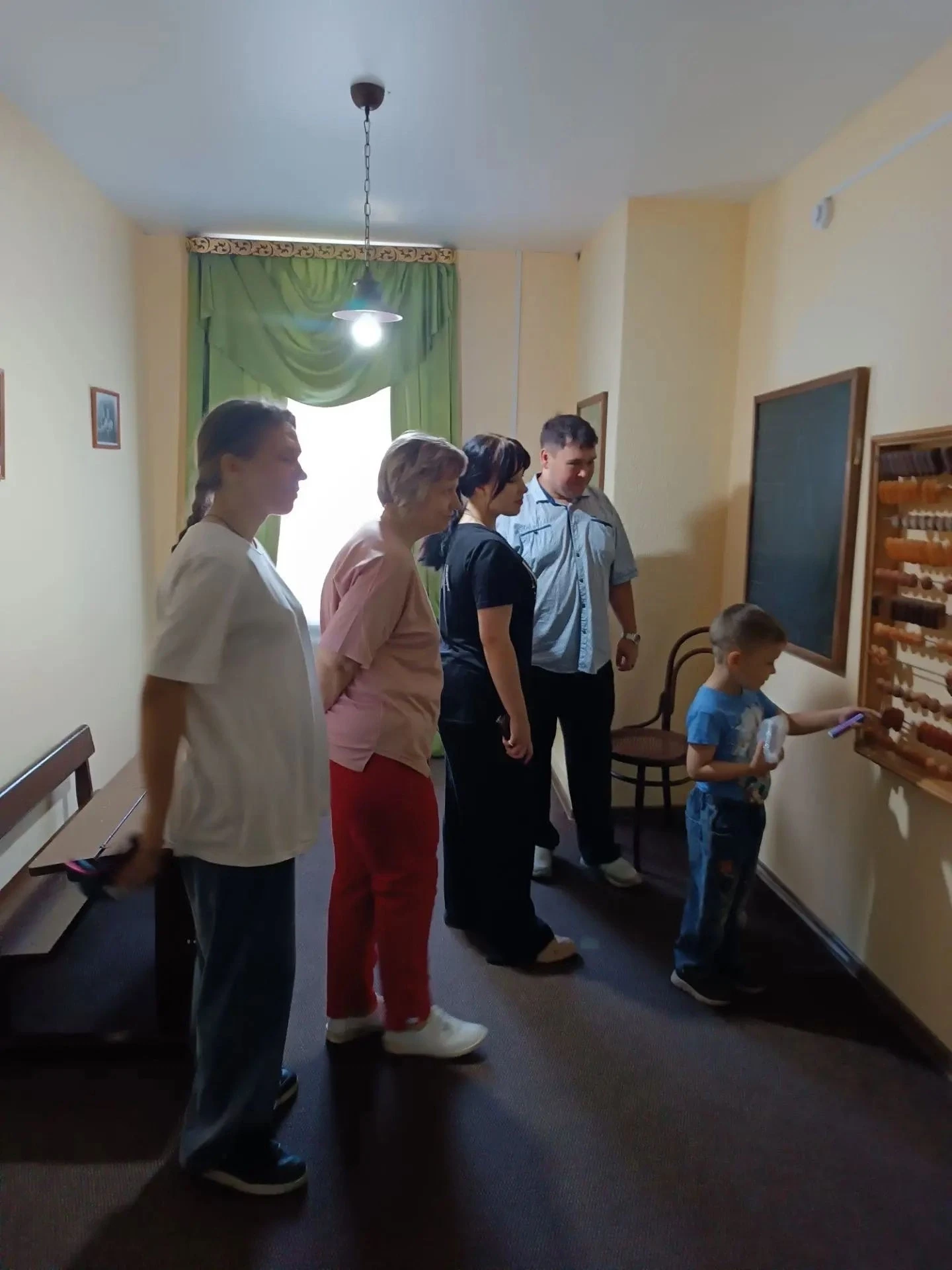 В выставочном зале "Дом Купеческого быта" в рамках реализации программы «Пушкинская кар...
