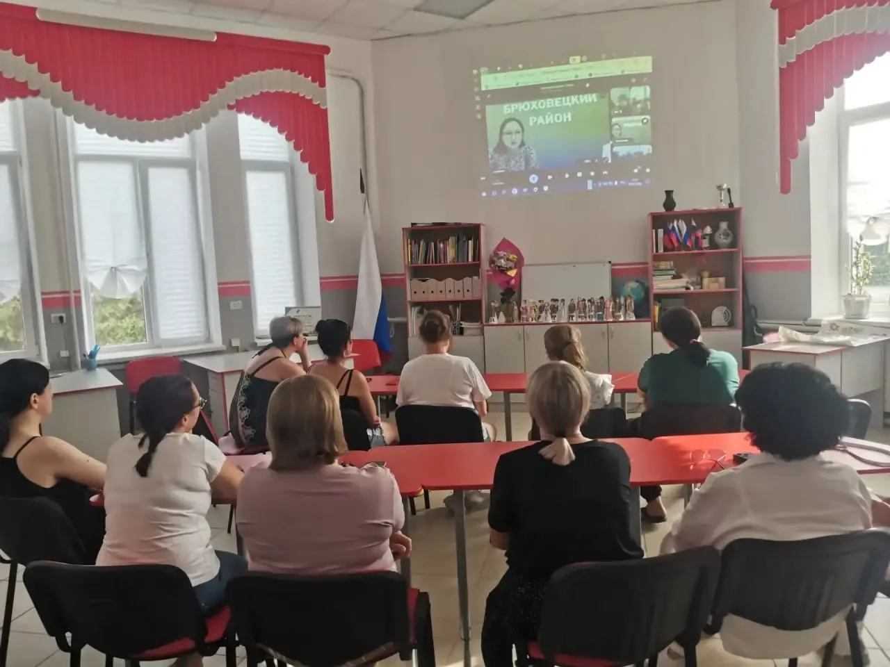 Сегодня в режиме видеоконференцсвязи состоялось районное родительское собрание по теме: «Лето-террит