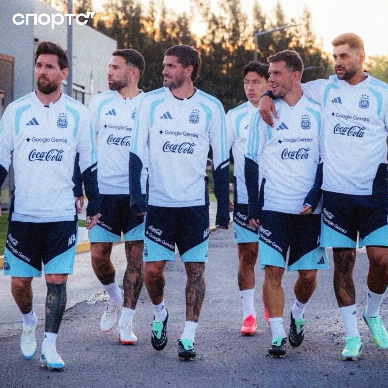 😢🇦🇷 Немного грустный Лео Месси вместе с товарищами возвращается со своей последней т...