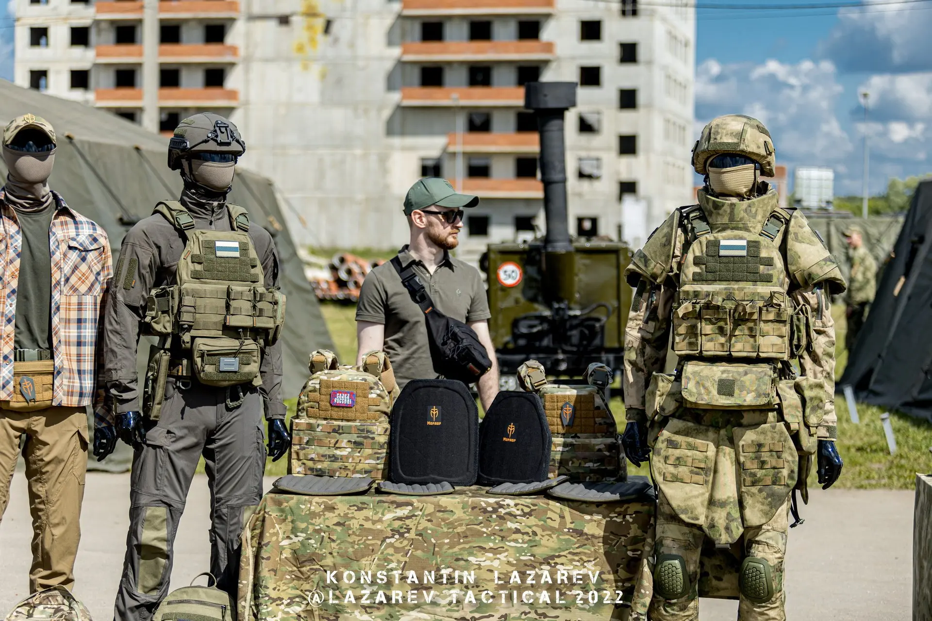 Выставка снаряжение организованная на территории тактического полигона 604 ЦСН «Витязь» ФСВНГ РФ в р