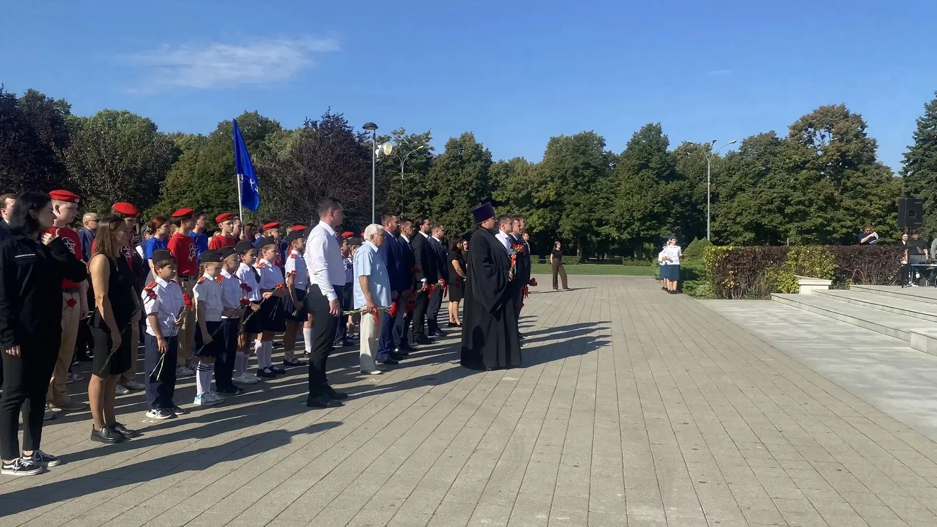 Сегодня, в День солидарности в борьбе с терроризмом, ученики 4 «А» класса вместе со все...