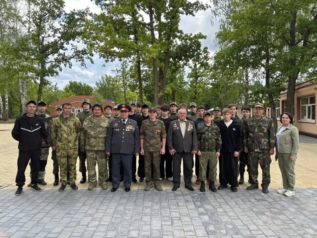 Несколько дней на базе ДОЛ «Дубравушка» проходили военно-патриотические сборы для учащи...