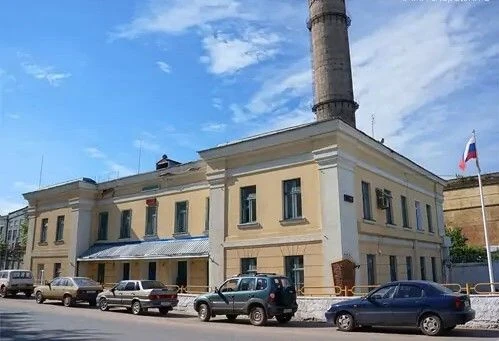 21 год назад, 5 мая 2005 года на здании проходной завода полимеров Кирово-Чепецкого хим...