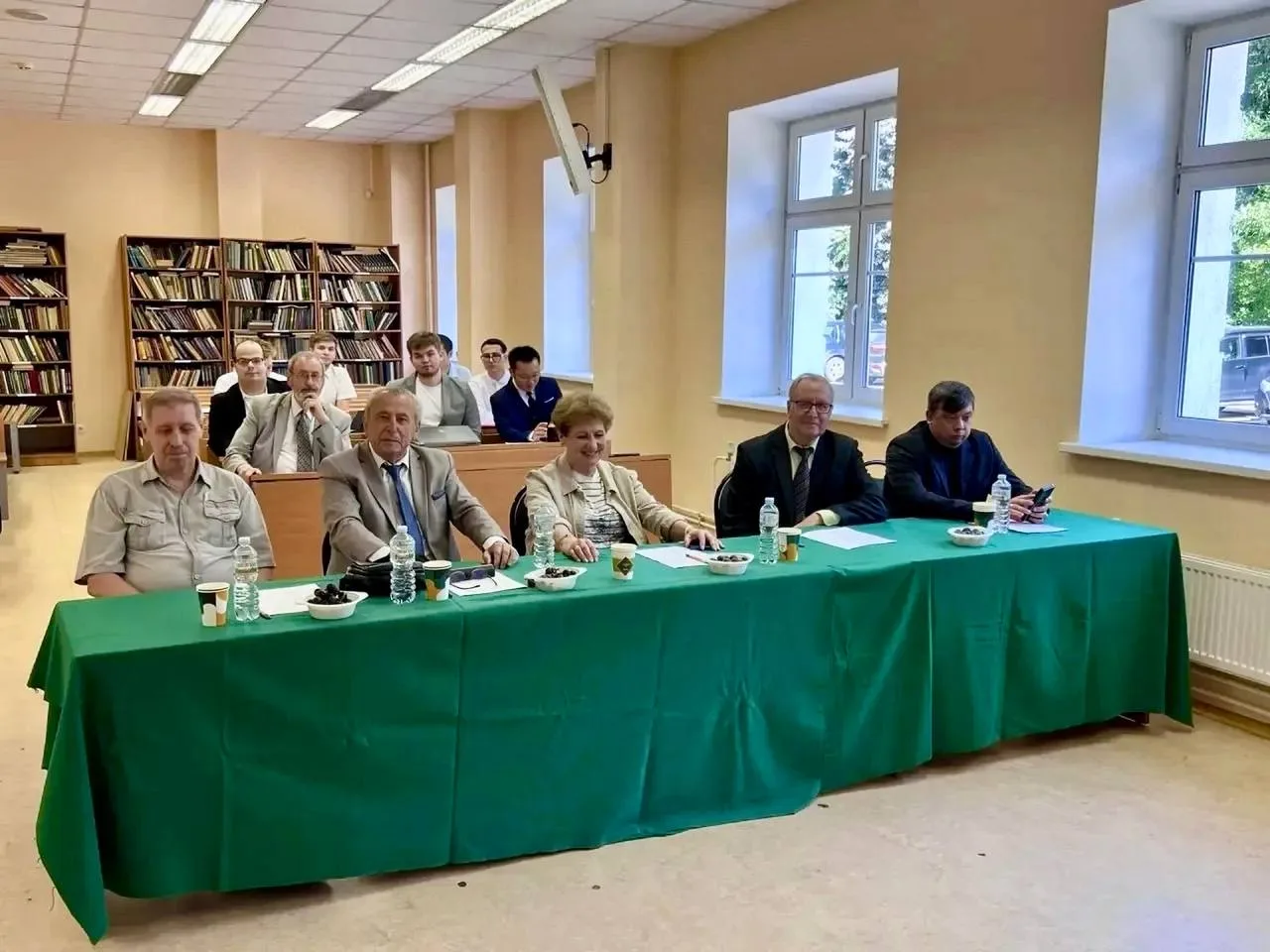 Финишная прямая 🔥

На кафедре ЛТ9 прошла защита выпускных квалификационных работ — 9 магистров успе