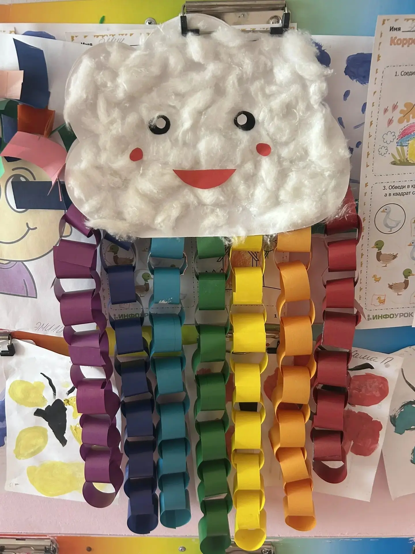 ☁️🌈 Вот такую красоту создала средняя группа своими руками!🌈☁️