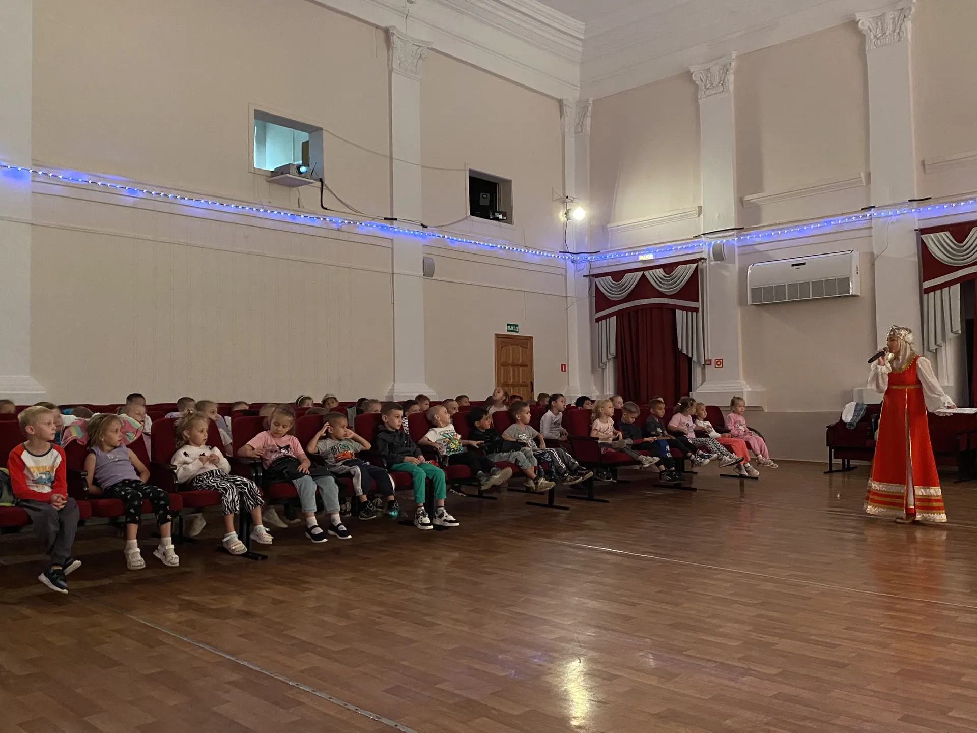 🇷🇺 В Городском Центре культуры прошла познавательно-игровая программа «Языки дружбы н...
