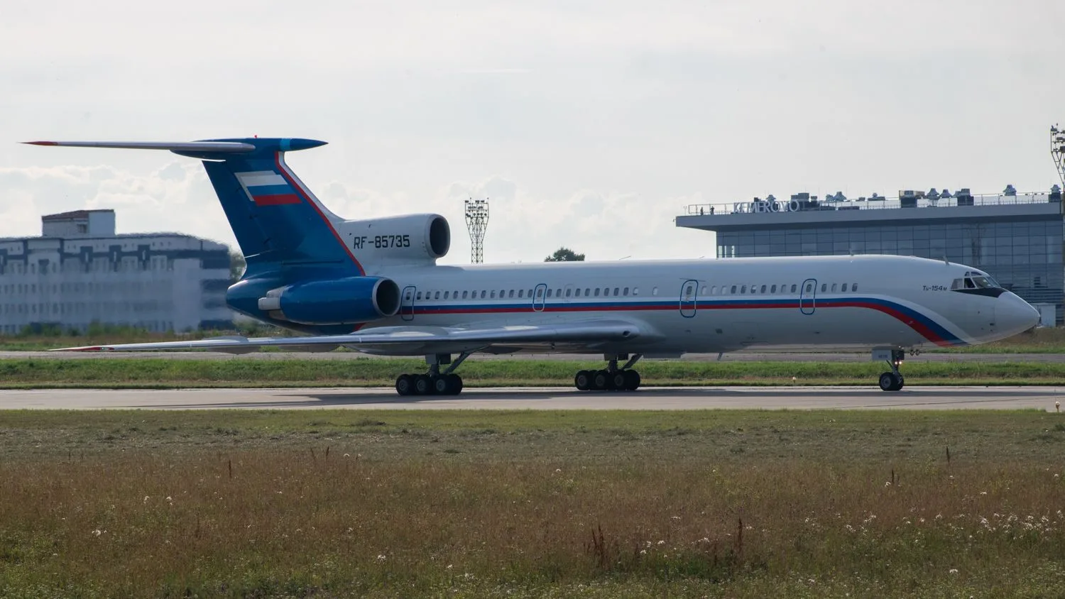 🛫 Я хорошо помню свой первый полёт на самолёте. И это был он - Ту-154 - в 1985 году. К...