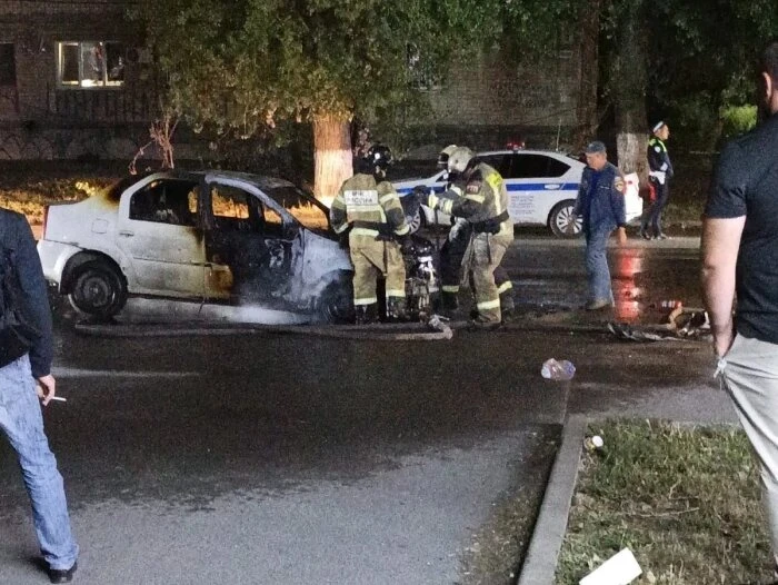 🔥 В Шахтах во время движения загорелся Renault Logan