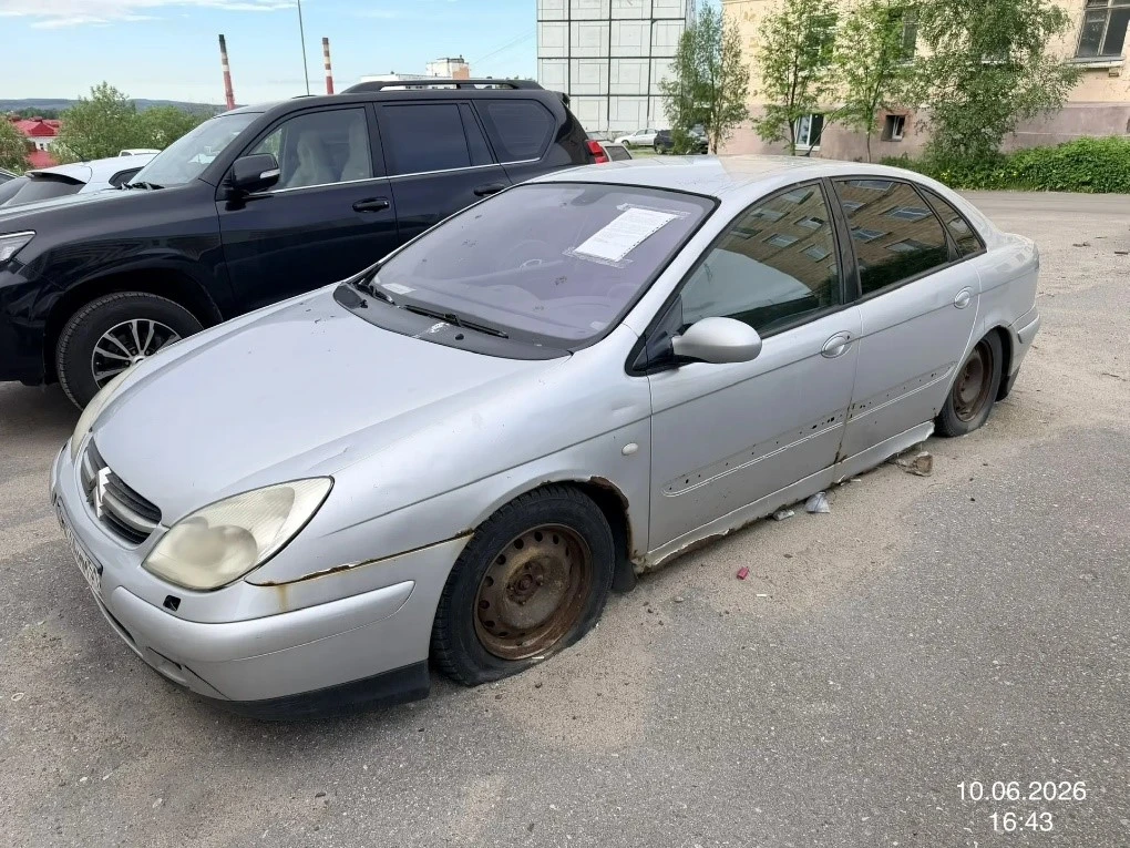 🚗 Комитет по развитию городского хозяйства разыскивает владельцев автомобилей «Рено Меган» и «Ситро