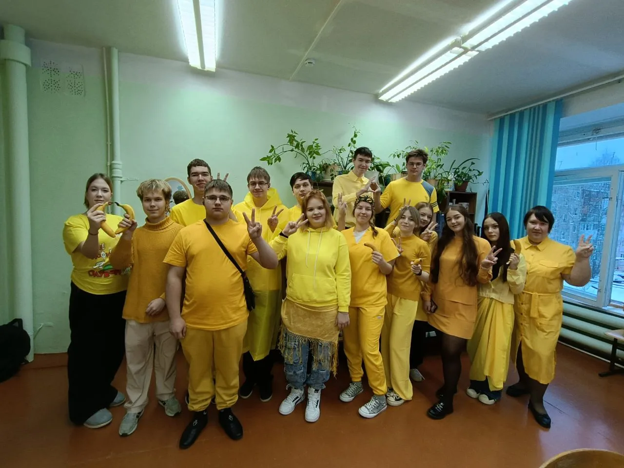 ЖЁЛТЫЙ ДЕНЬ в декаде "Раскрасим этот мир"! ☀️💛
Сегодня наша школа наполнилась яркими солнечными кра