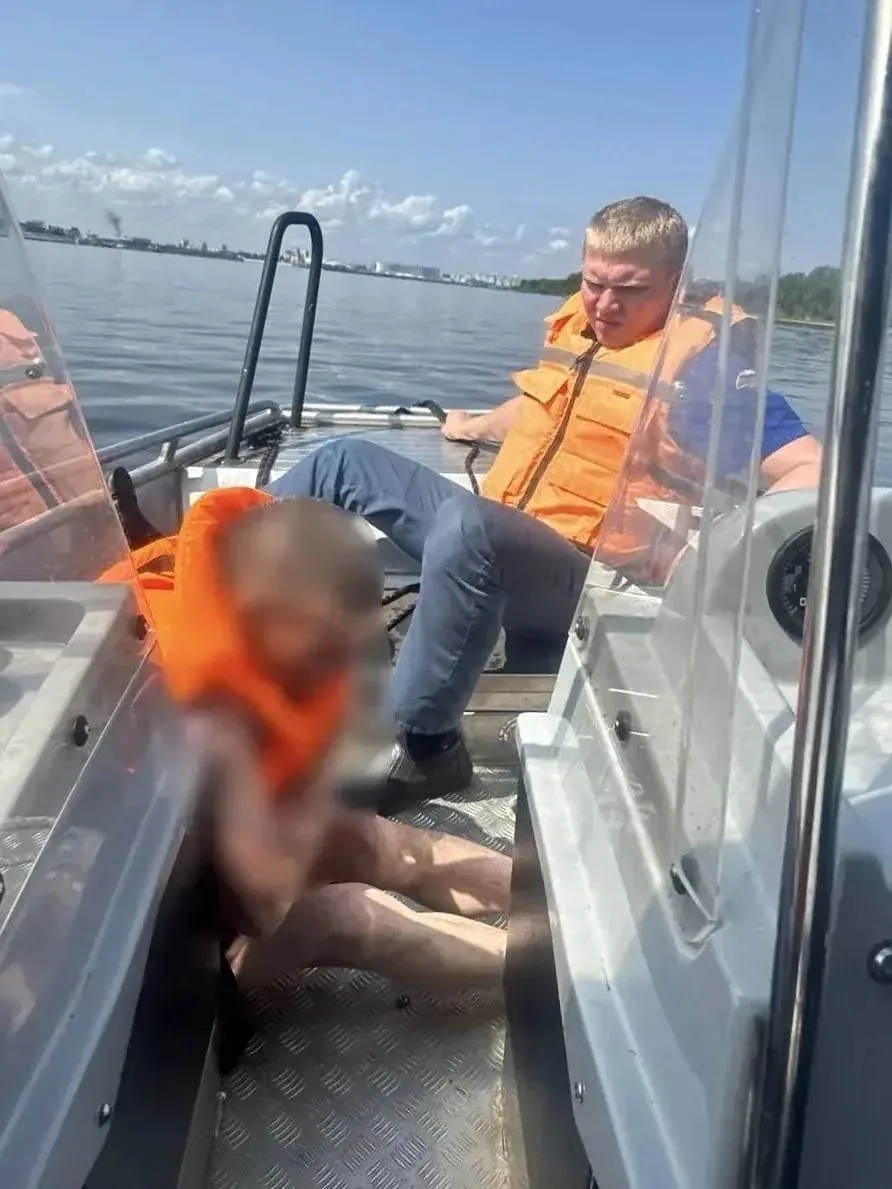 🛟 Троих человек удалось спасти на водоемах Нижнего Новгорода.