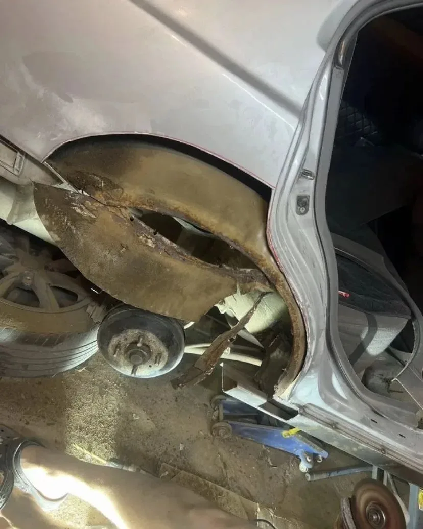 Выполняю сварочные работы по кузову авто.