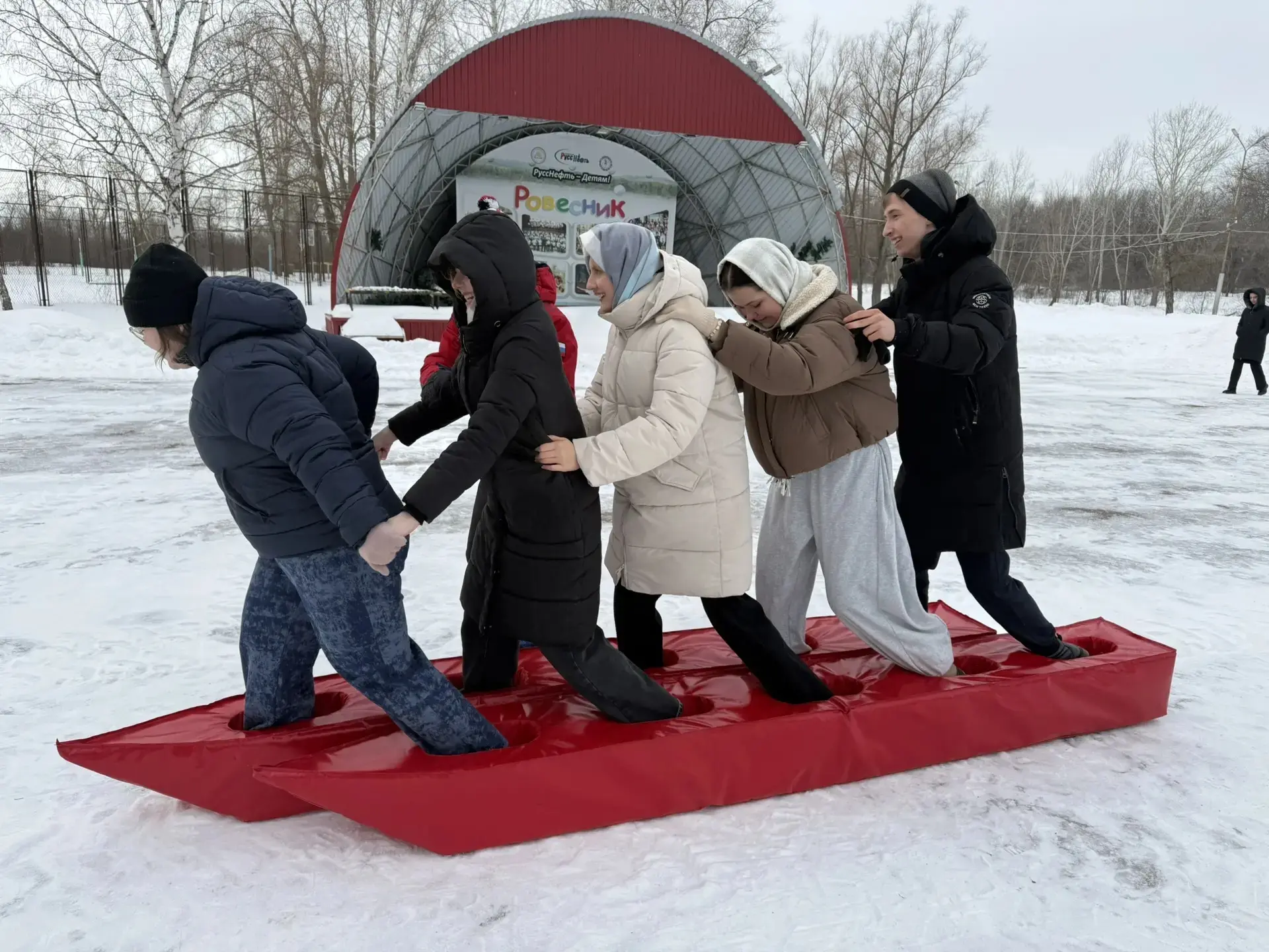 В нашем лицее прошёл ежегодный традиционный выездной День здоровья. ДОЛ "Ровесник" гостеприимно встр