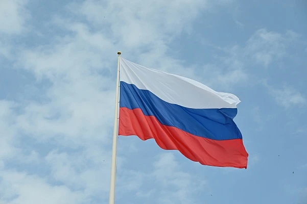 В Сочи ко Дню Государственного флага РФ объявлен открытый городской конкурс «Гордо реет...