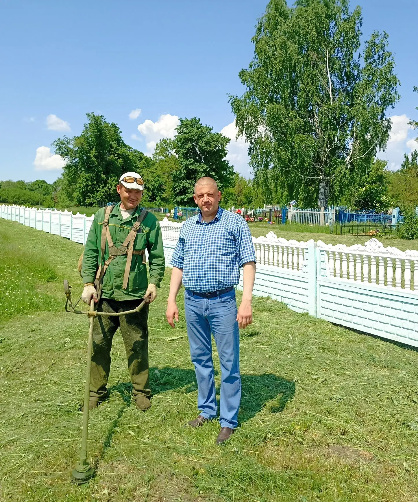 В Куськинском сельсовете Мантуровского района приступили к борьбе с сорной растительнос...