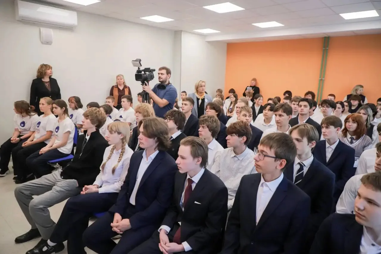 🚀 В образовательном комплексе «Орбита» состоялась встреча учащихся с Героем Российской...