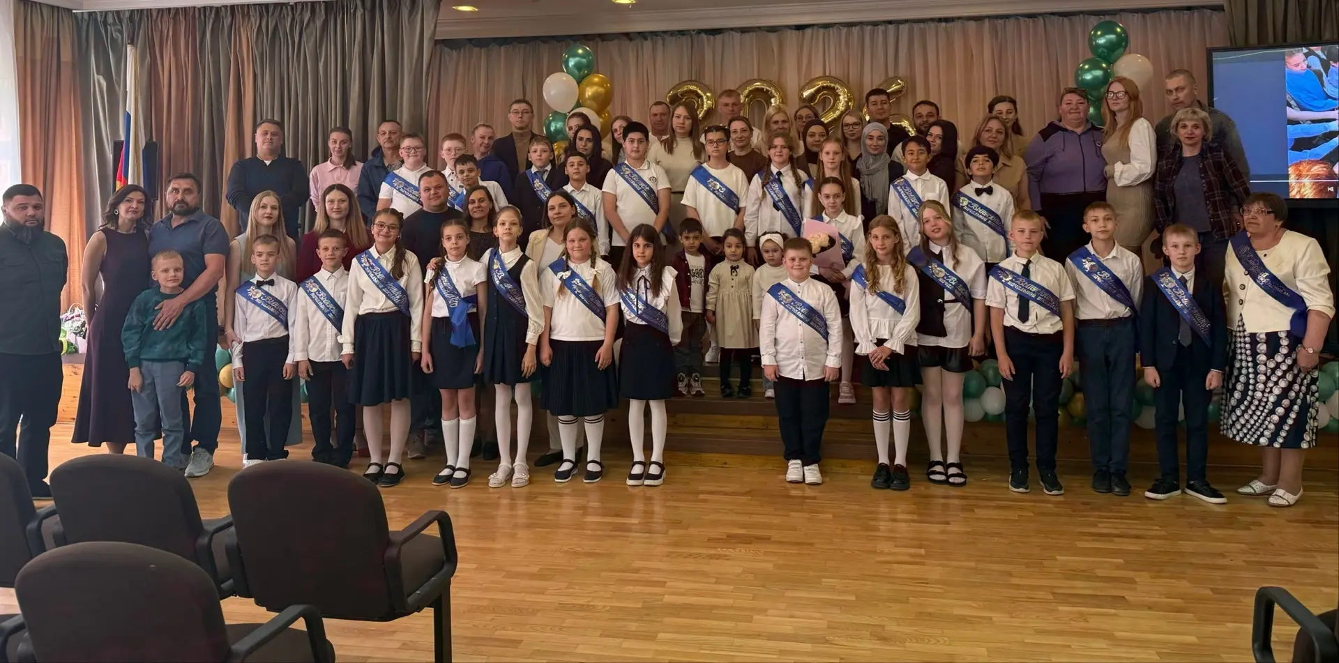 ✨ Сегодня был особенный день — выпускной в 4‑м классе! ✨ Четыре года назад они робко переступили пор